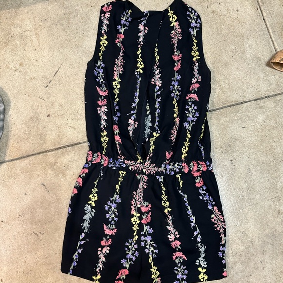 BCBGMAXAZRIA Floral Romper - Picture 4 of 6